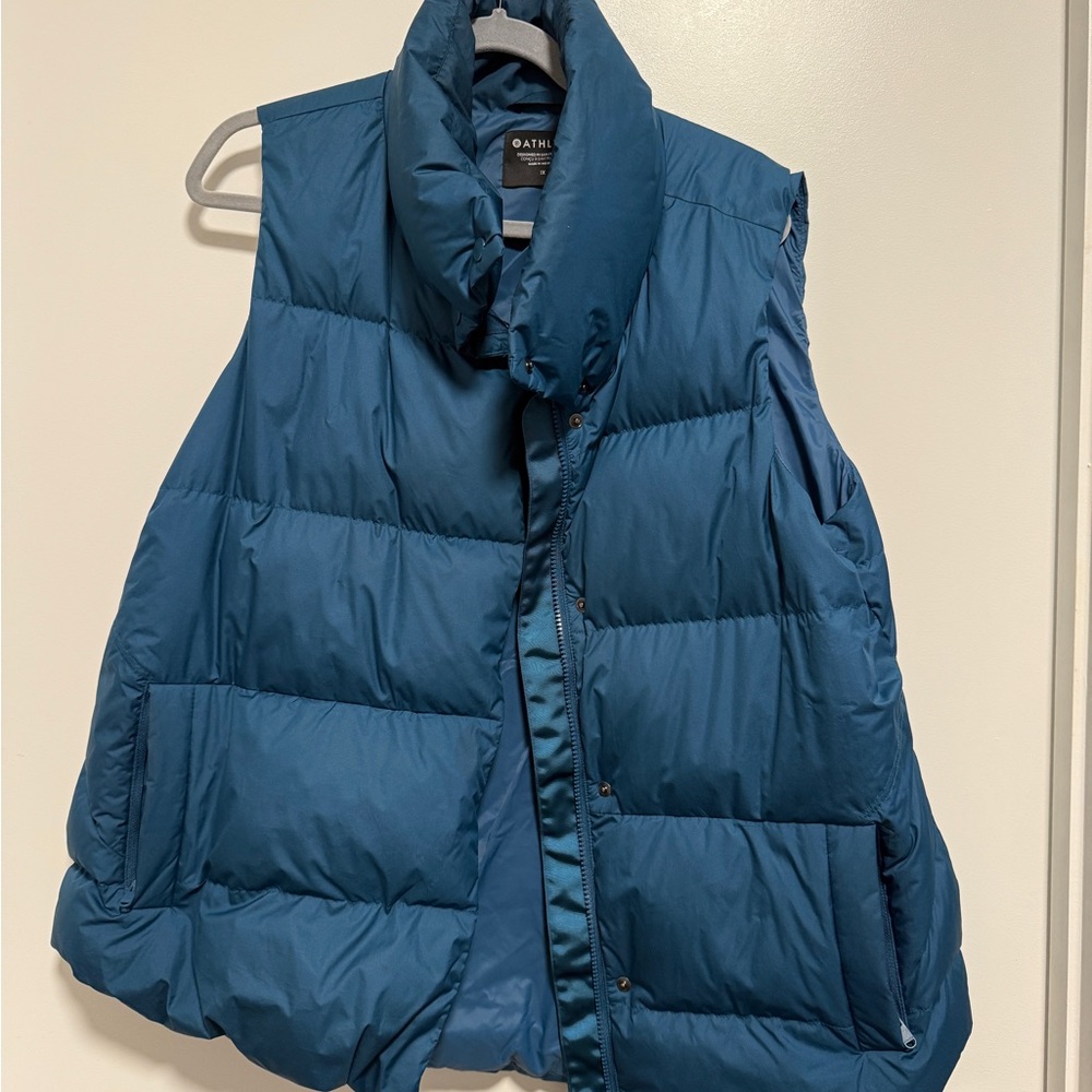 Athleta Women's Blue Puffer Vest